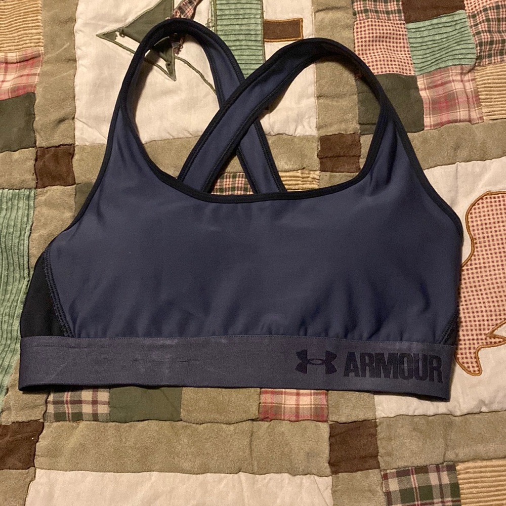Under Armour Sports Bra Size Medium